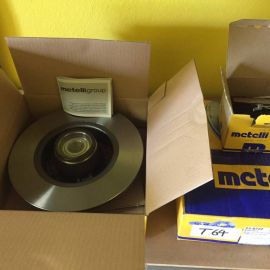 Brzdové kotúče zadné komplet s ložiskami + brzdové platničky Renault Megane II