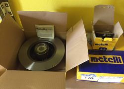 Brzdové kotúče zadné komplet s ložiskami + brzdové platničky Renault Megane II