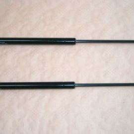 2x plynové vzpery kufra VW Golf IV od r.v. 08.1997