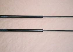 2x tlmiče vyklopových dverí Audi 80 Avant 8C,B4 od r.v. 09.1991