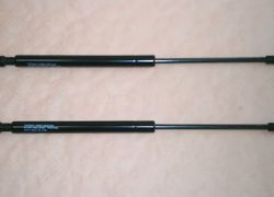 2x tlmiče vyklopových dverí Audi A6 od 06.1994