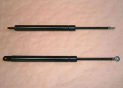 2x plynové vzpery, tlmiče kapoty motora Porsche 911 od r.v. 08.1966