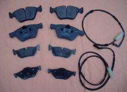 Brzdové destičky komplet přední + zadní se snímačem BMW E90