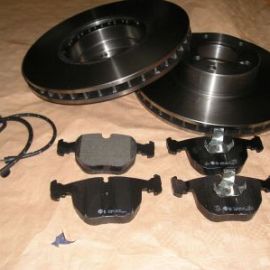 Brzdové kotouče + destičky přední náprava BMW E90-E91 od 318i-325i