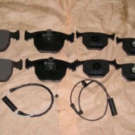 Brzdové destičky přední + zadní se snímačem komplet BMW X5-E53