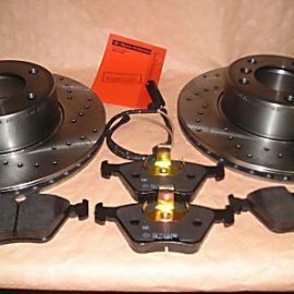 Brzdná sada přední děrované kotouče BMW E39