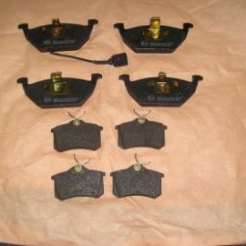 2 sady brzdové destičky VW Golf IV / Polo 9N / New Beetle