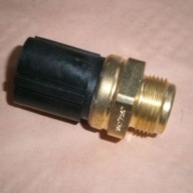 Teplotní spínač ventilátoru VW Golf IV od rv 08.1997
