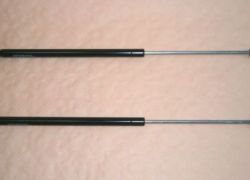 2x tlumiče výklopných dveří zadní Opel Astra G od rv 02.1998