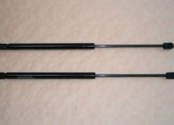 2x tlumiče, vzpěry vyklopných dveří Opel Corsa C od rv 09.2000