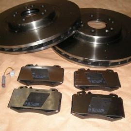 Brzdná sada přední náprava Mercedes CLK W209 od rv 2002 500er