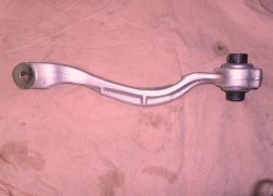 Rameno levé spodní přední náprava Mercedes W212 / S212