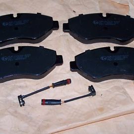 Brzdové destičky přední náprava Sprinter + VW Crafter od 2006