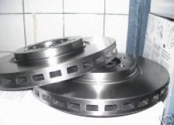 2 x Brzdové kotouče přední náprava Hyundai Terracan