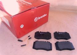 Brzdná sada přední náprava s BREMBO kotouči Mercedes W211 + S212 E500