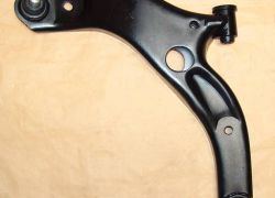 Rameno přední pravé Mazda Premacy CP od rv: 99