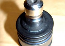 Svislý nosný čep přední Mazda Premacy CP od rv: 99