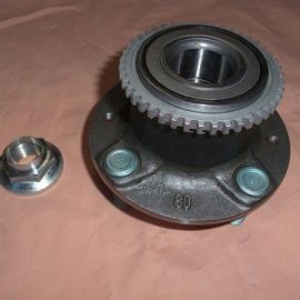 Ložisko kola s nábojem zadní Mazda 323 BG s ABS
