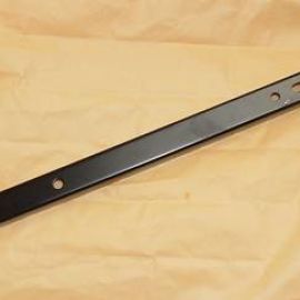 Vodící tyč nápravy zadní Mazda 323 BA od r.v. 94-98