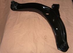 Rameno přední pravé Mazda MPV II