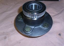 Ložisko zadní náprava Chrysler Stratus s ABS senzorem
