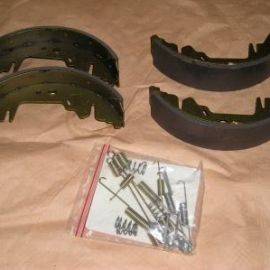 Brzdové čelisti + sada pružin na "bubnovou brzdu" Chrysler Voyager od 96-99