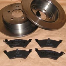 Brzdové kotouče + destičky zadní Chrysler Voyager GS od rv 1996