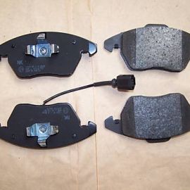 Brzdové destičky přední náprava Audi A3 + Golf V od: 2003