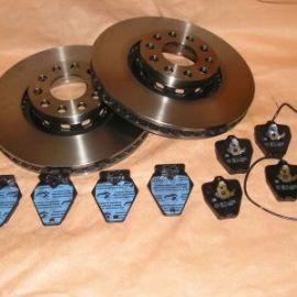 Brzdové kotouče + destičky přední Audi A8 d 1998