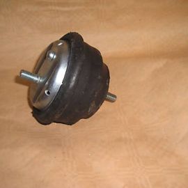 Silentblok motoru pravý BMW E46