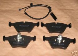 Brzdové destičky přední se snímačem BMW E46 330er a 4WD modely