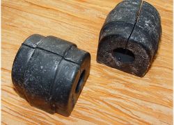 2x gumové uložení stabilizátoru přední MEYLE BMW E46