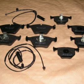 Brzdové destičky přední + zadní komplet se snímačem BMW E46 330, XI, XD, 4WD