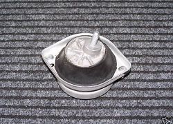 Silenblok motoru pravý BMW E39 535i 540i