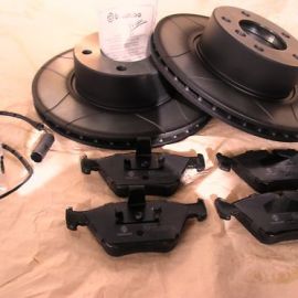 Brzdná sada přední se zářezy Brembo BMW E39 do 530er