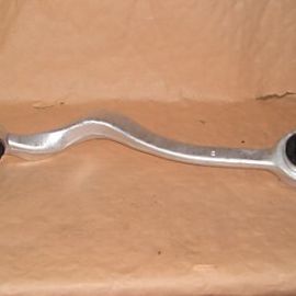 Rameno přední horní pravé BMW E39