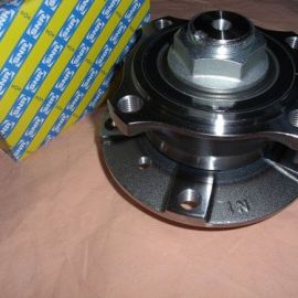 Ložisko kola přední BMW E39