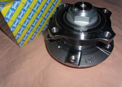 Ložisko kola přední BMW E39