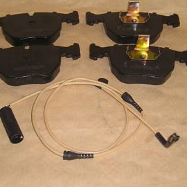 Brzdové destičky přední náprava len740i BMW E38