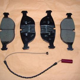 Brzdové destičky přední náprava BMW E38 7er jen 750i + 740d