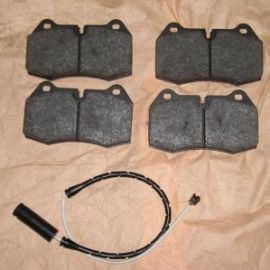 Brzdové destičky přední náprava BMW E38