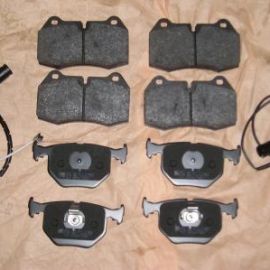 2x brzdové destičky komplet 725-735er BMW E38