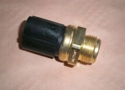 Teplotný spínač ventilátora VW Golf IV od r.v. 08.1997