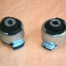 2x silentblok ramena zadný Renault Laguna II
