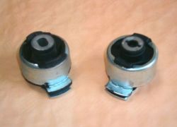 2x silentblok ramena zadný Renault Laguna II