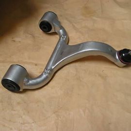 Rameno horné predné pravé Mercedes ML W163