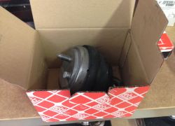 Silentblok motora predný pravý BMW E39 525d,530d