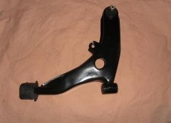 rameno predné ľavé Mitsubishi Carisma