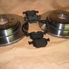 Brzdové kotúče + platničky zadná náprava BMW E90 + E91