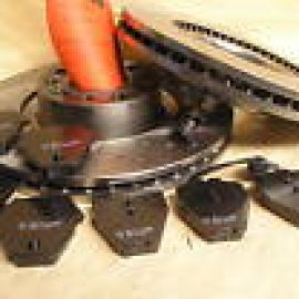 Brzdové kotúče predné dierované + platničky predné Audi A8 od 1998